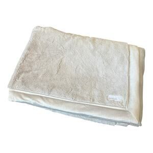 Saranoni Luxury Blanket in Lush Feather Toddler to Teen 40x60 inches